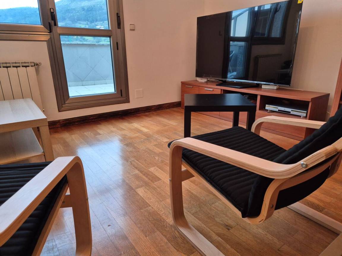 75 M² Apartamento ∙ 2 Habitaciones ∙ 4 Huéspedes - Oviedo