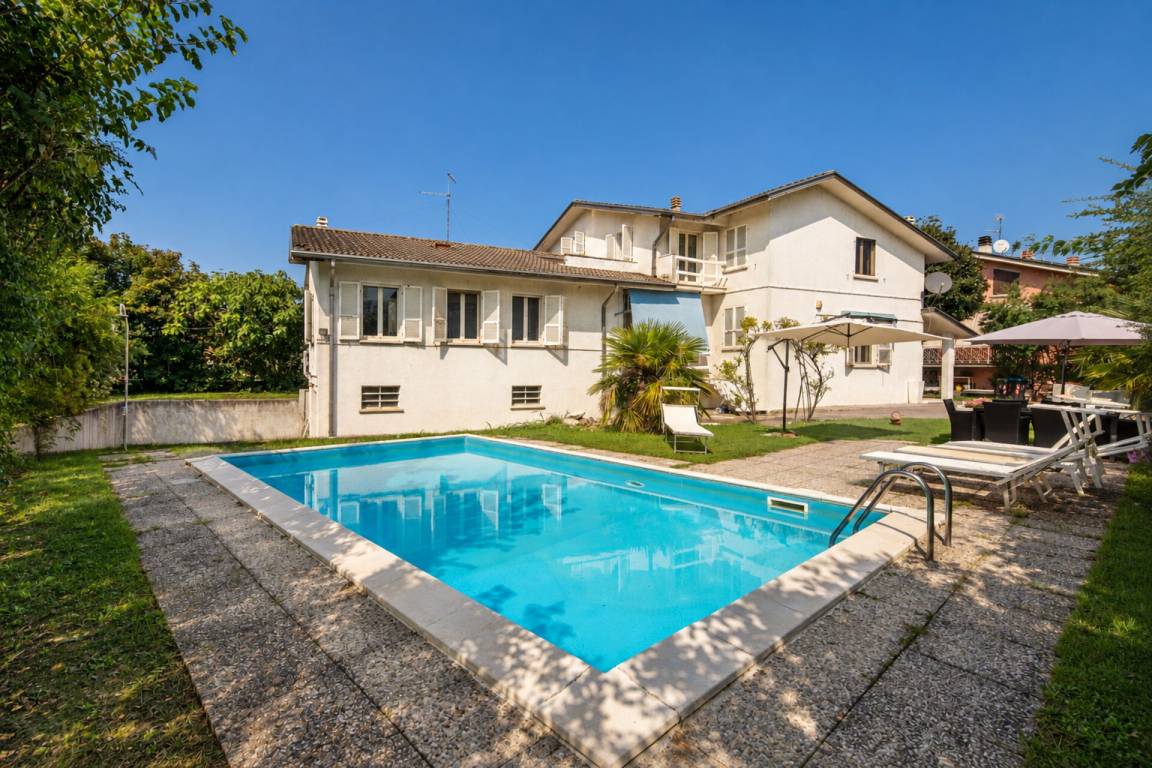 400 m&sup2; Villa 4 Schlafzimmer 8 G&auml;ste