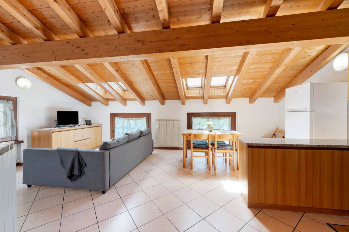 110 M² Ferienwohnung ∙ 3 Schlafzimmer ∙ 6 Gäste - Lovere
