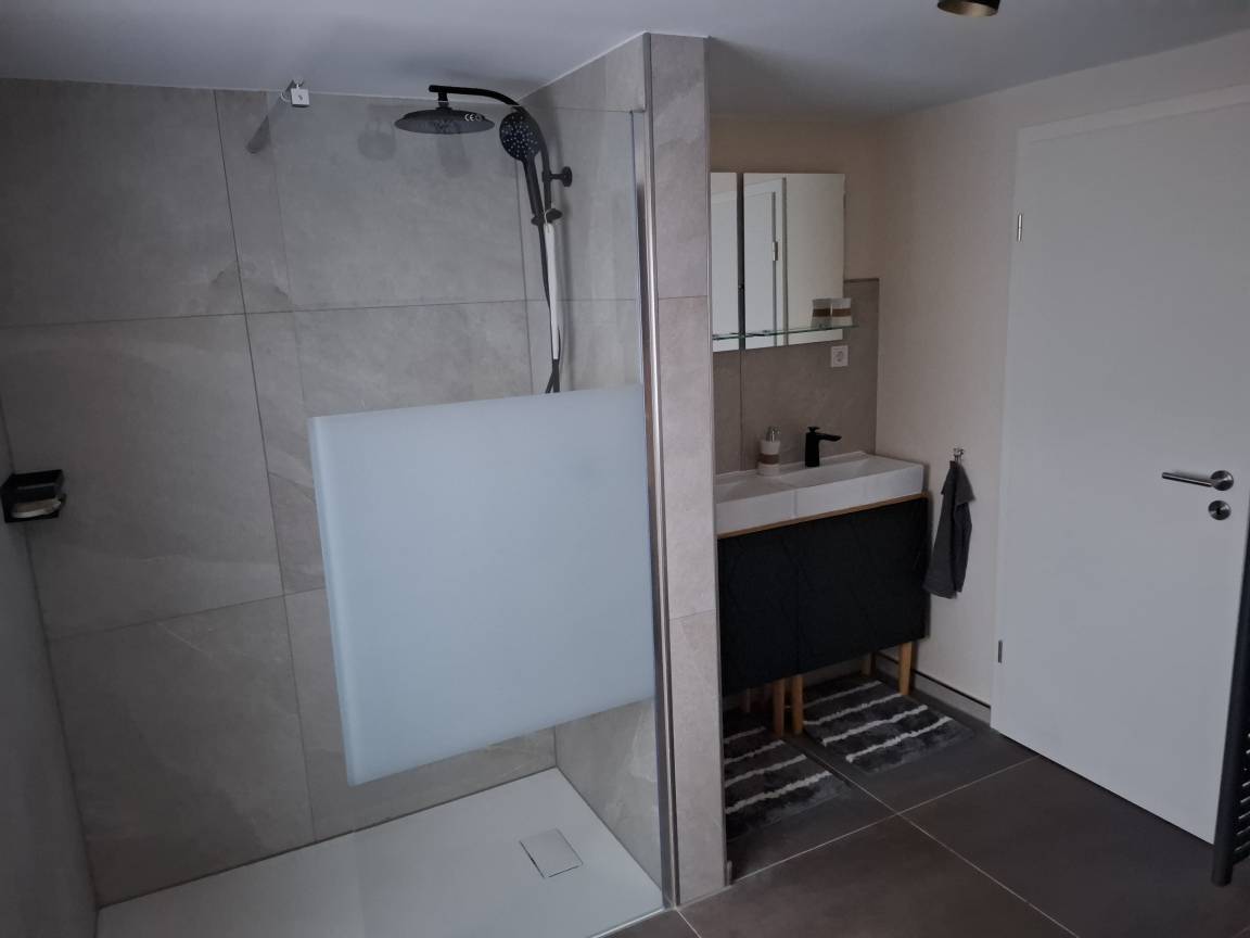 65 m² Ferienwohnung ∙ 1 Schlafzimmer ∙ 6 Gäste – Bild 11
