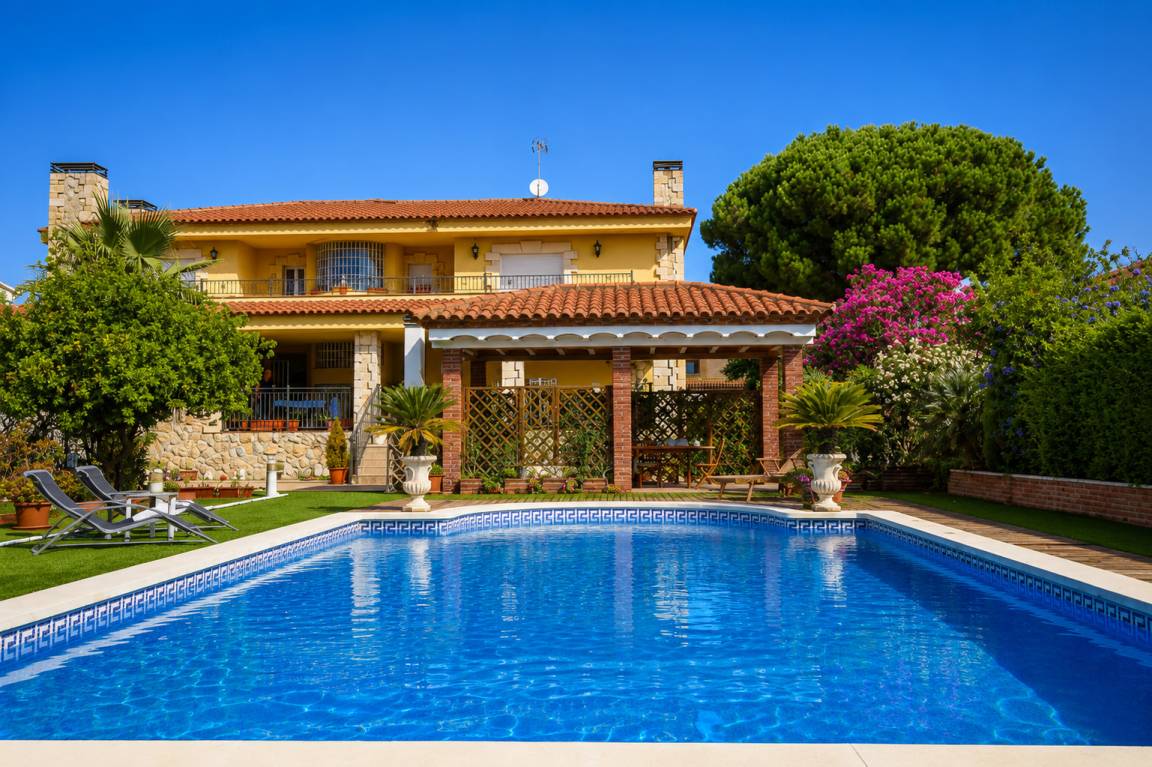620 M² Villa ∙ 7 Habitaciones ∙ 18 Huéspedes - Cambrils