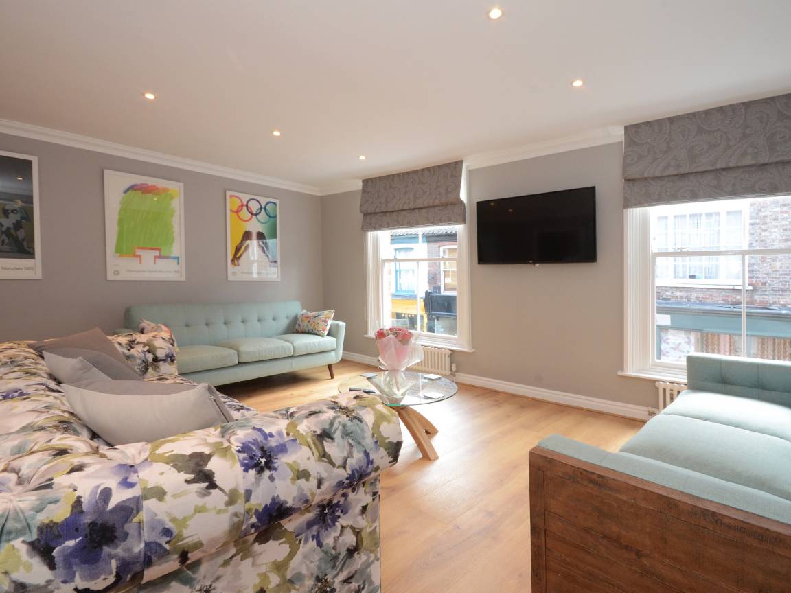 Cottage ∙ 3 Bedrooms ∙ 6 Guests - York