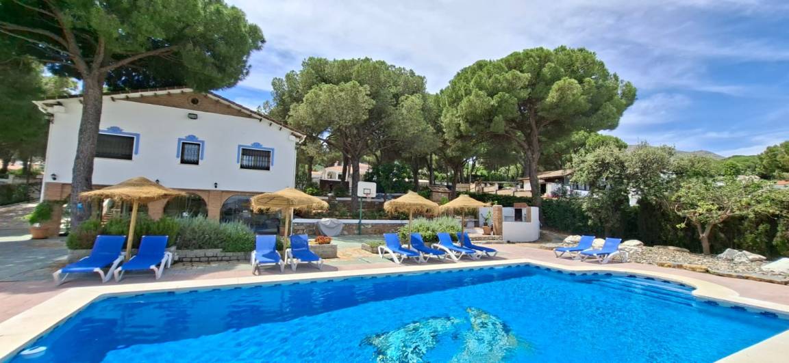 373 M² Villa ∙ 4 Habitaciones ∙ 12 Huéspedes - Benalmádena