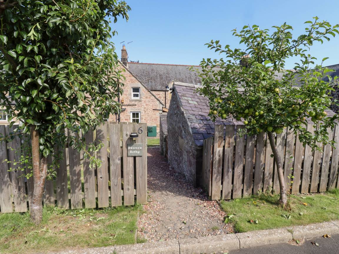 Cottage ∙ 2 Bedrooms ∙ 4 Guests - Lindisfarne Castle