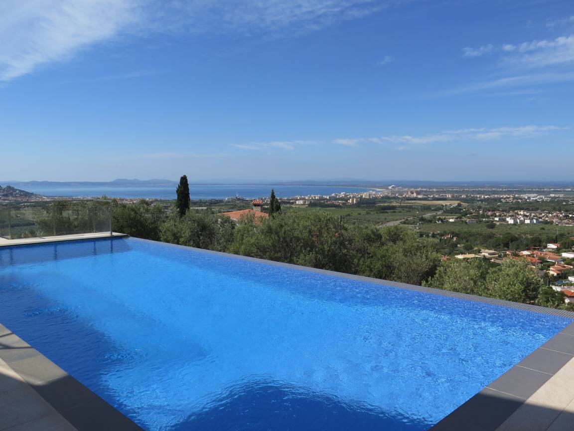 170 M² Villa ∙ 4 Chambres ∙ 8 Personnes - Roses