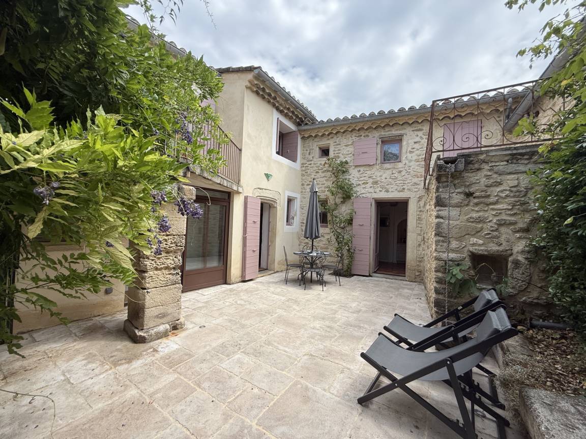 107 M² Ferienhaus ∙ 2 Schlafzimmer ∙ 4 Gäste - Grignan