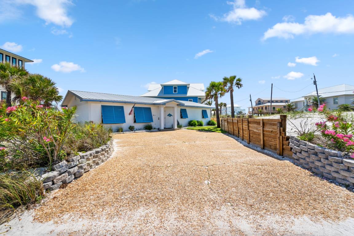 House ∙ 3 Bedrooms ∙ 7 Guests - Pensacola Beach, FL