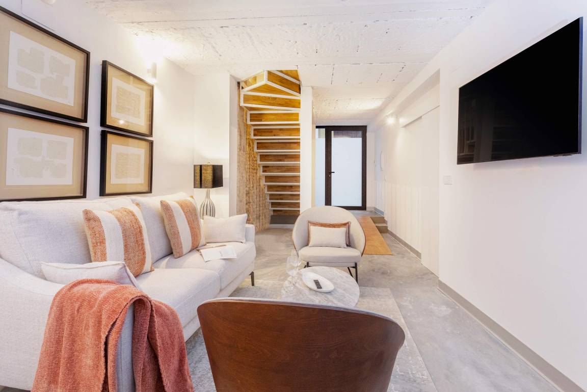 86 M² Apartment ∙ 2 Bedrooms ∙ 4 Guests - Seville