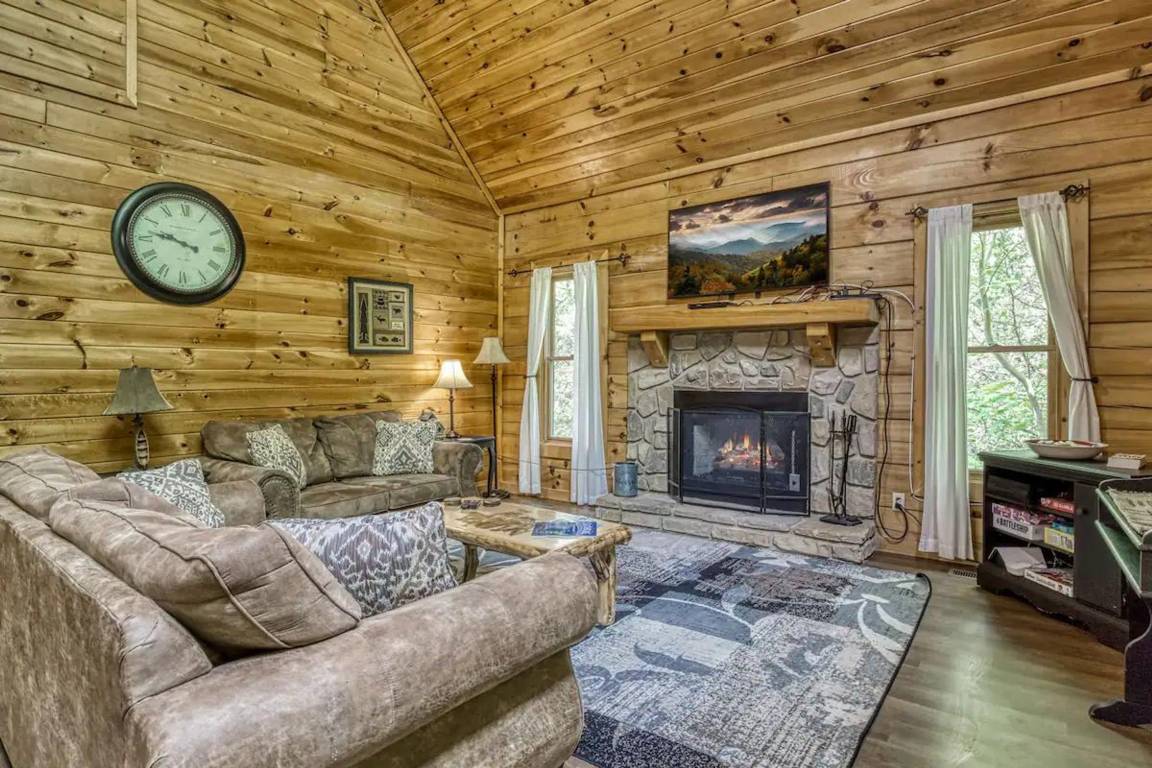Apartment ∙ 2 Bedrooms ∙ 6 Guests - Dandridge, TN