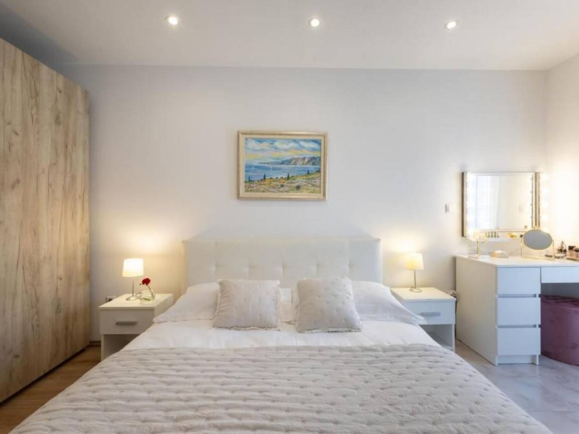 120 M² Ferienwohnung ∙ 3 Schlafzimmer ∙ 7 Gäste - Split
