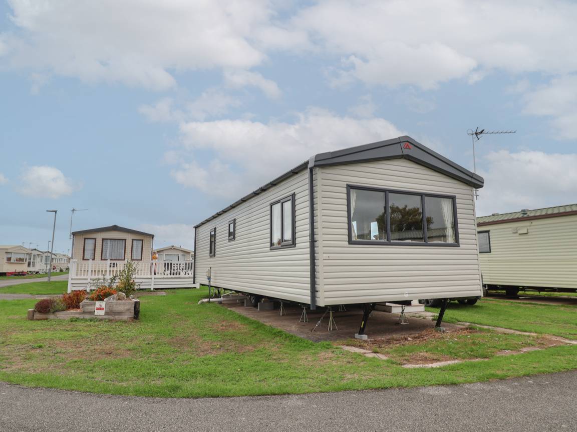 Cottage ∙ 2 Bedrooms ∙ 6 Guests - Towyn