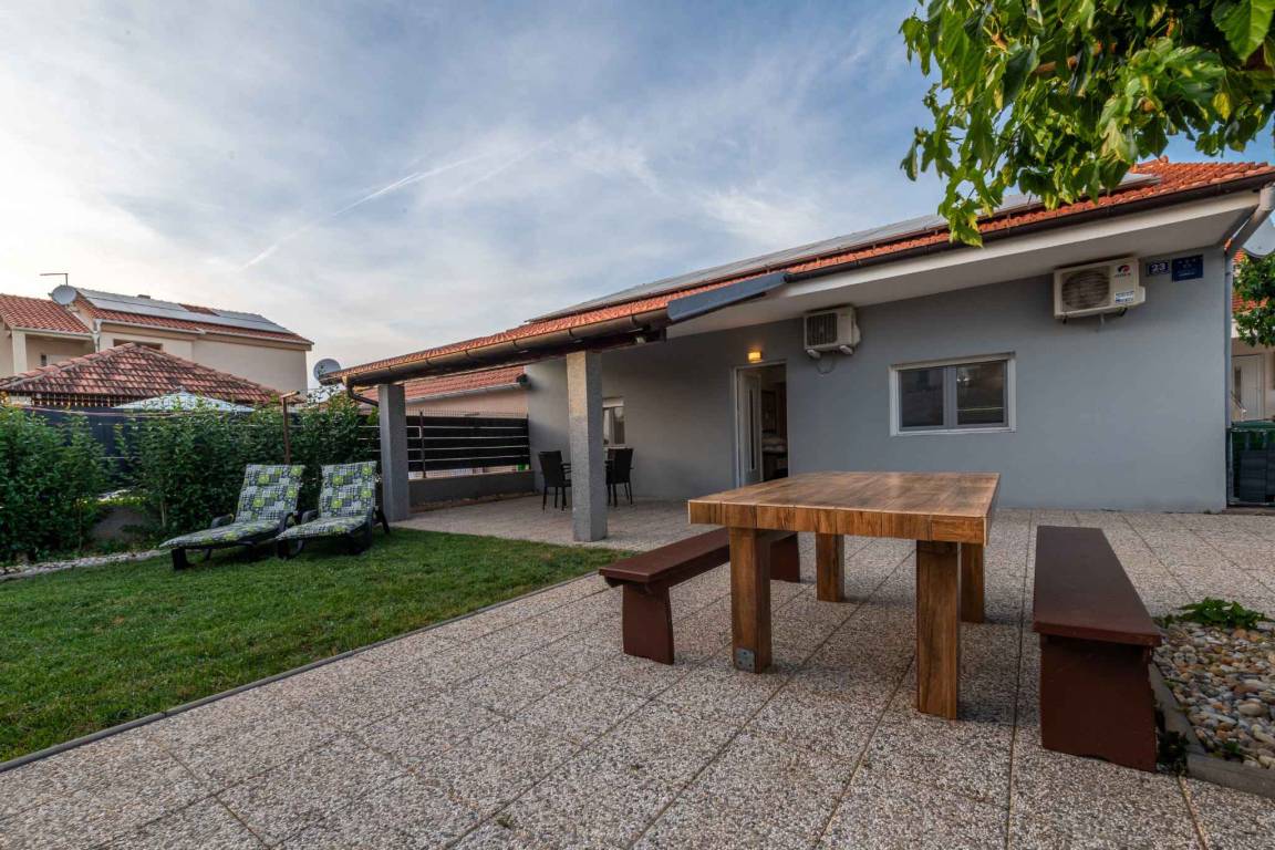 80 M² Ferienhaus ∙ 2 Schlafzimmer ∙ 5 Gäste - Sali