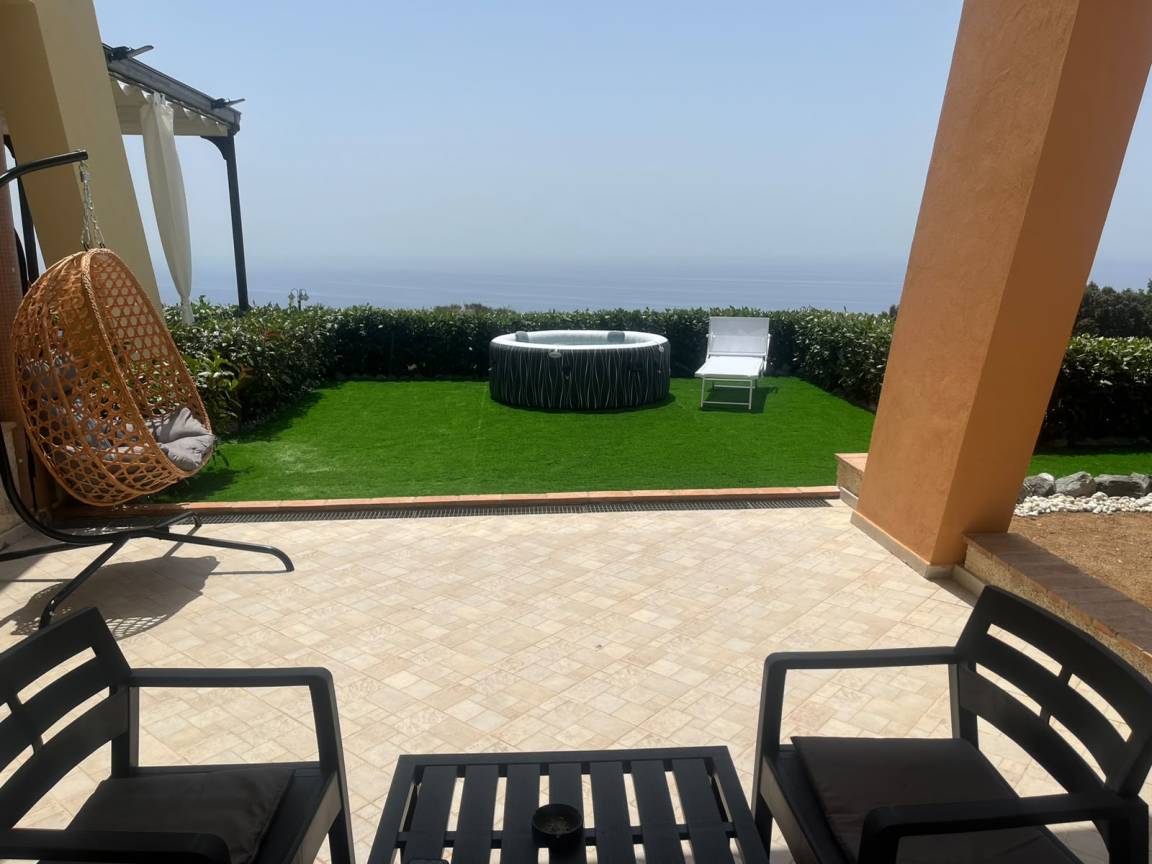 95 M² Huoneisto ∙ 2 Makuuhuonetta ∙ 6 Vierasta - Lago
