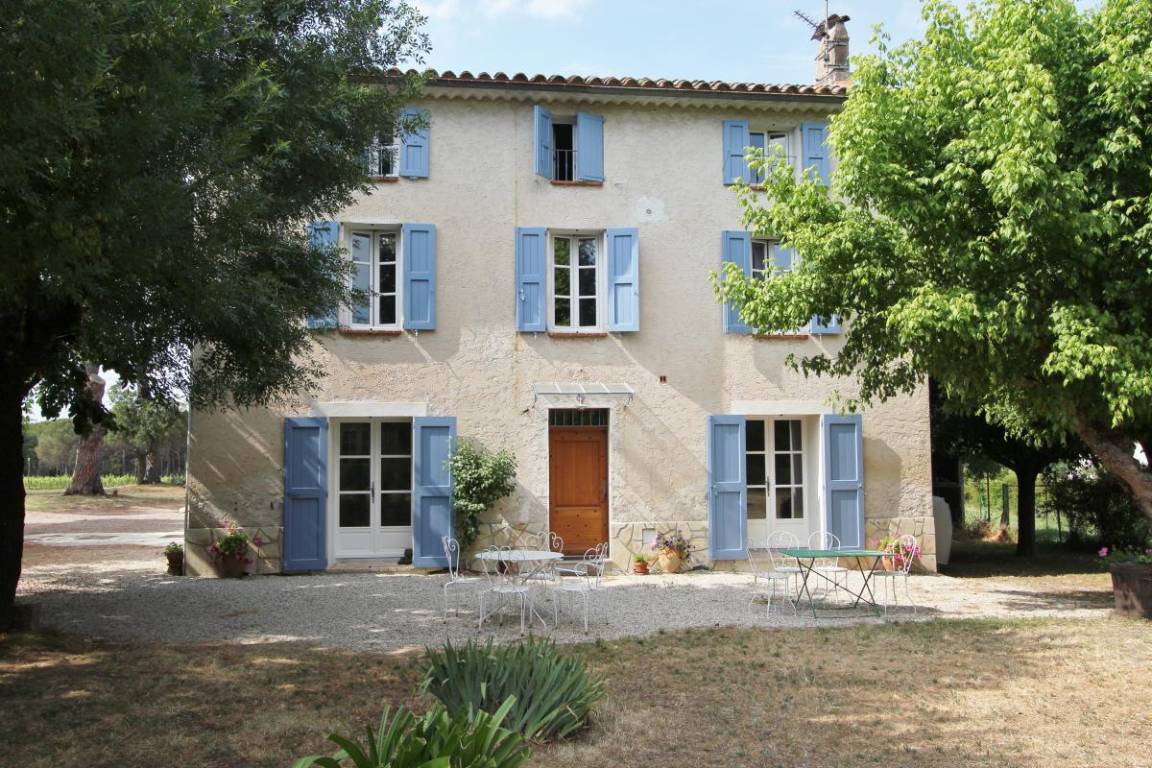 110 m&sup2; G&icirc;te 3 Schlafzimmer 6 G&auml;ste
