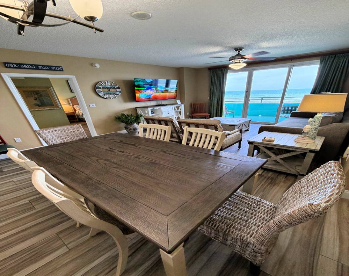 139 M² Condo ∙ 3 Bedrooms ∙ 10 Guests - Daytona Beach, FL