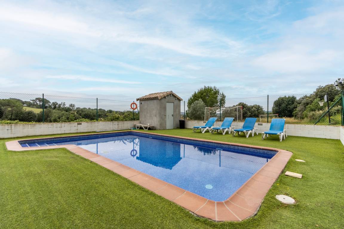 300 M² Huis ∙ 7 Slaapkamers ∙ 16 Gasten - Catalonië
