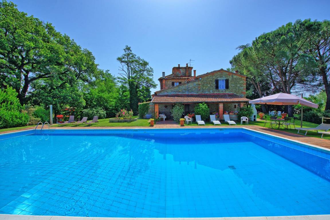 Casa a Terranuova Bracciolini con giardino, barbecue e piscina
