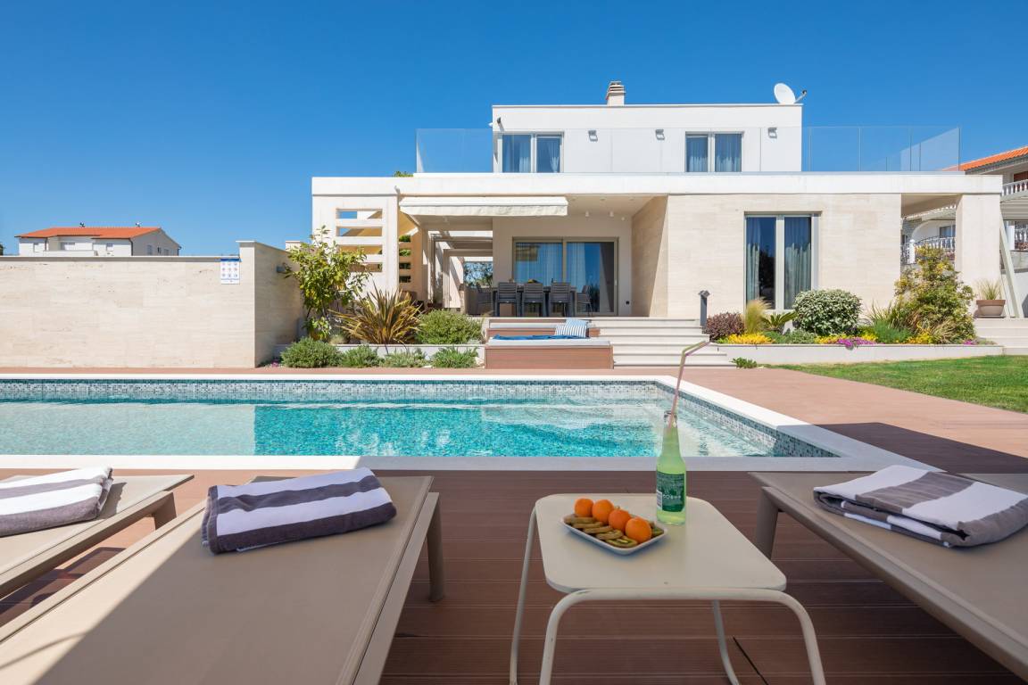 220 M² Villa ∙ 4 Slaapkamers ∙ 8 Gasten - Primošten