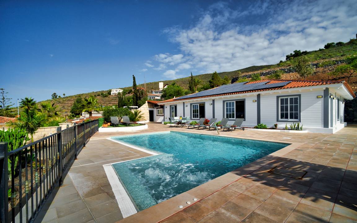 230 M² Villa ∙ 3 Chambres ∙ 6 Personnes - Adeje