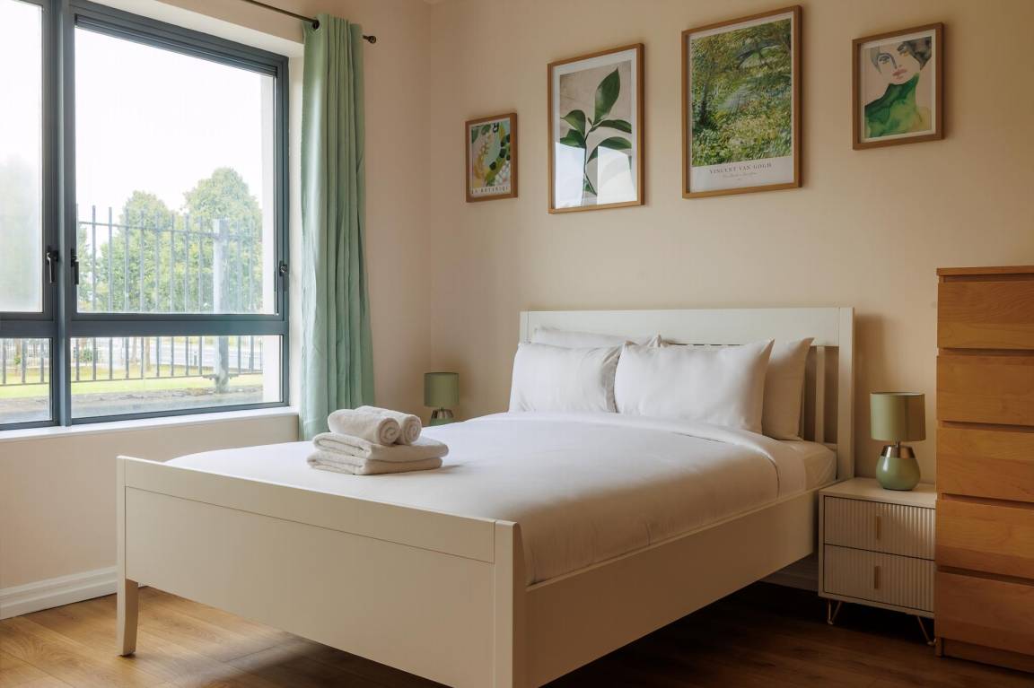 90 M² Apartment ∙ 3 Bedrooms ∙ 6 Guests - Dún Laoghaire