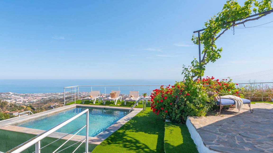 170 M² Ferienhaus ∙ 5 Schlafzimmer ∙ 10 Gäste - Torrox-Costa