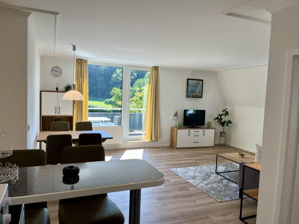 91 M² Ferienwohnung ∙ 3 Schlafzimmer ∙ 4 Gäste - Neumagen-Dhron