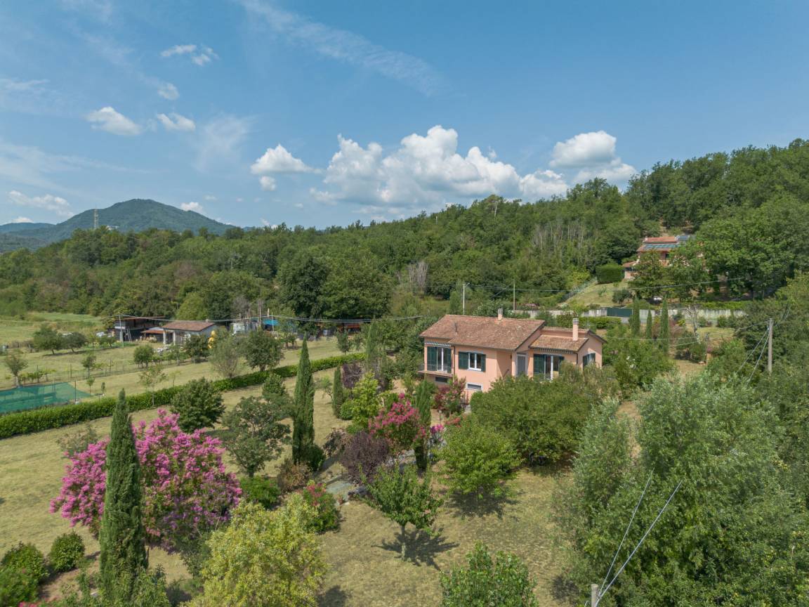 120 M² Casa ∙ 3 Habitaciones ∙ 4 Huéspedes - Aulla