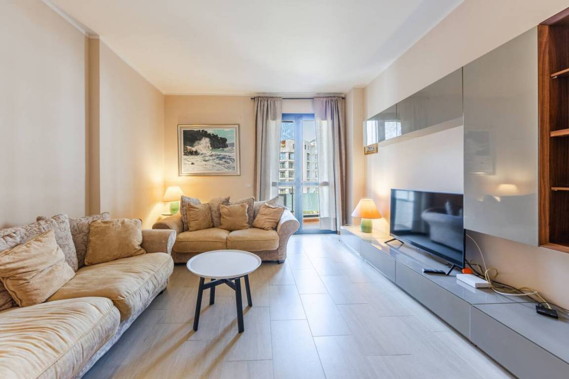 Apartment ∙ 2 Bedrooms ∙ 5 Guests - Vlorë