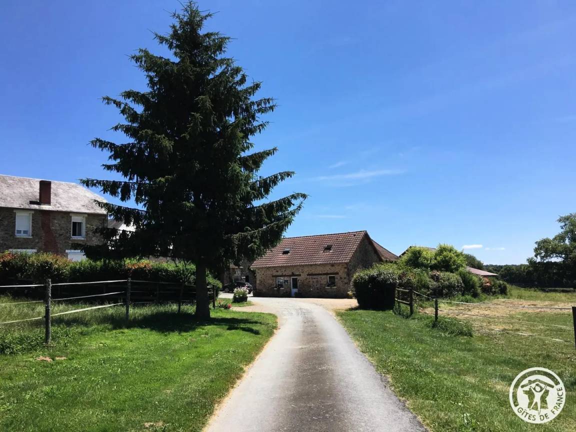 Maison De Vacances ∙ 5 Chambres ∙ 10 Personnes - Arnac-Pompadour