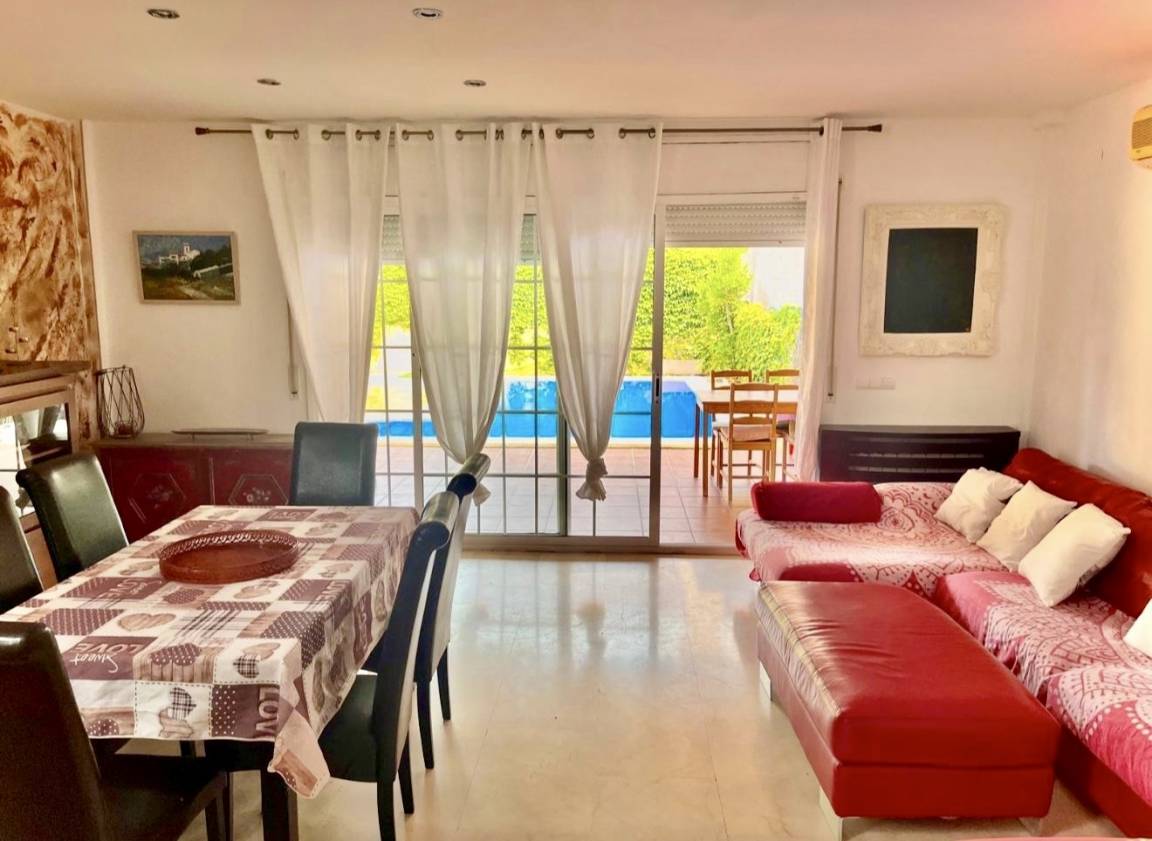 150 M² Casa ∙ 4 Habitaciones ∙ 8 Huéspedes - Reus