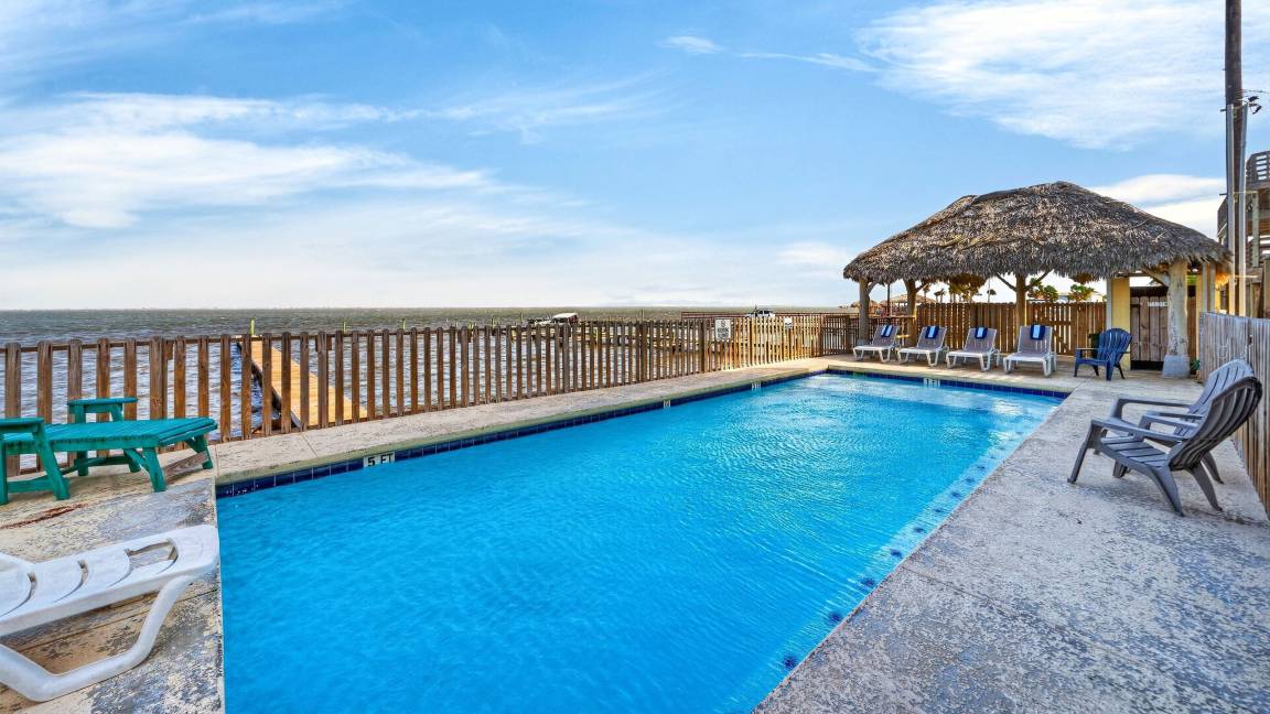 102 M² House ∙ 3 Bedrooms ∙ 6 Guests - Corpus Christi, TX