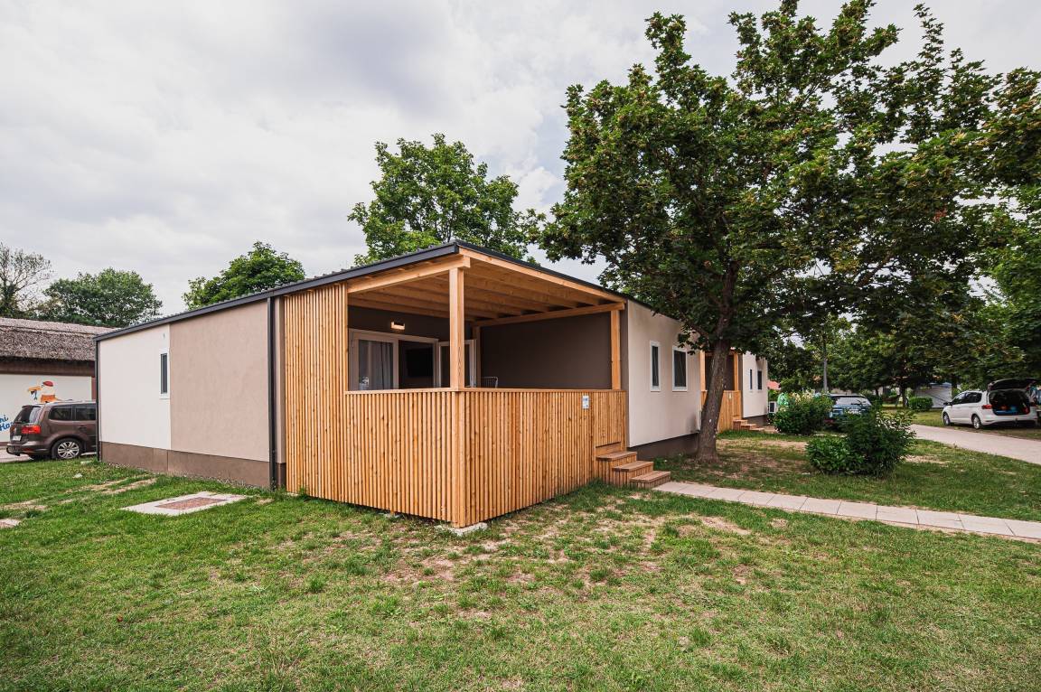 72 M² Camping ∙ 3 Bedrooms ∙ 7 Guests - Slovinsko