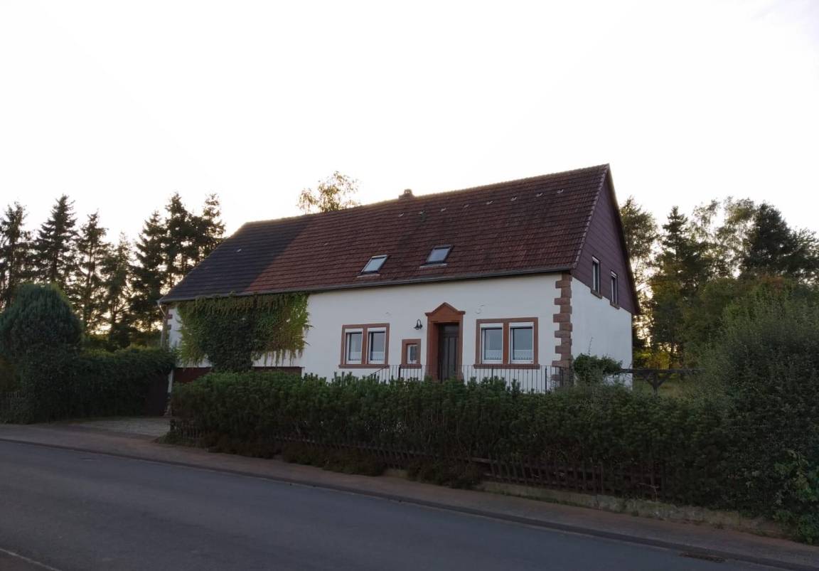 100 M² Ferienhaus ∙ 2 Schlafzimmer ∙ 4 Gäste - Prüm