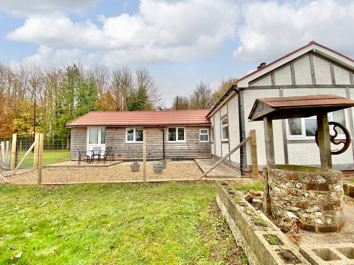 Cottage ∙ 2 Bedrooms ∙ 4 Guests - Hampshire