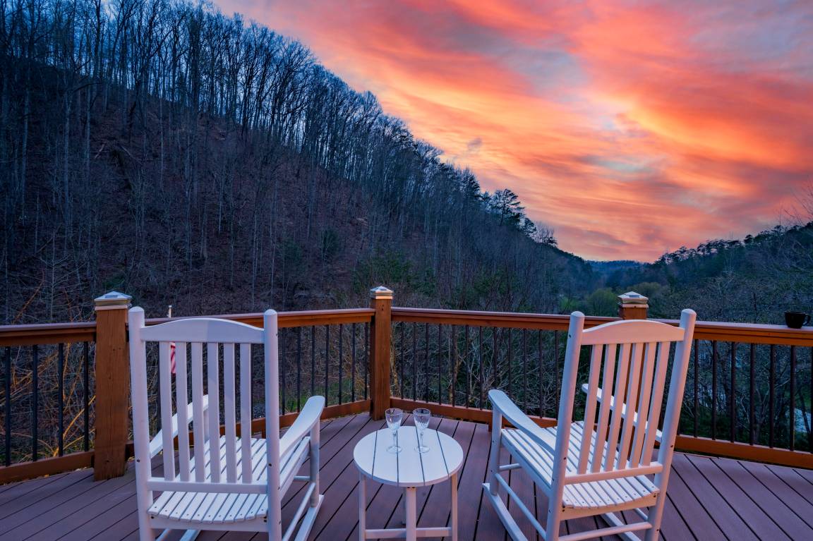 90 M² Cabin ∙ 3 Bedrooms ∙ 6 Guests - Gatlinburg, TN