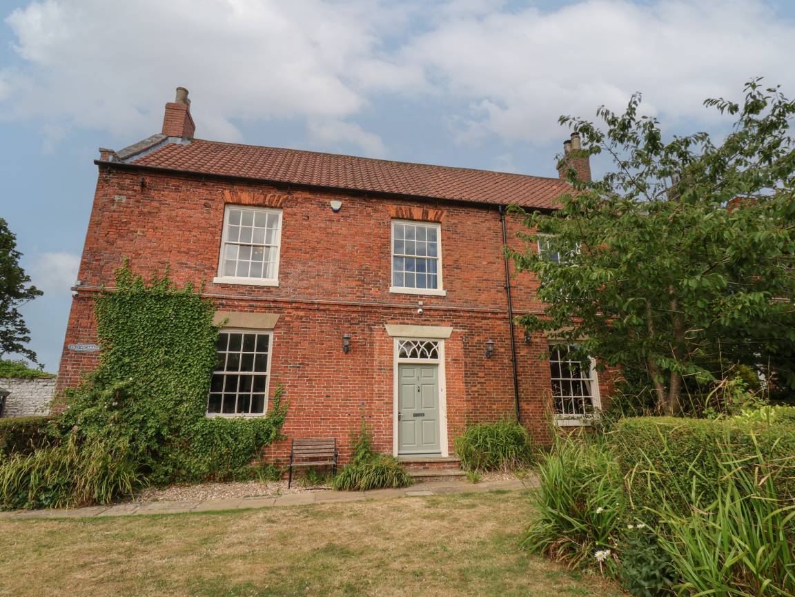 Cottage ∙ 6 Bedrooms ∙ 15 Guests - Bridlington