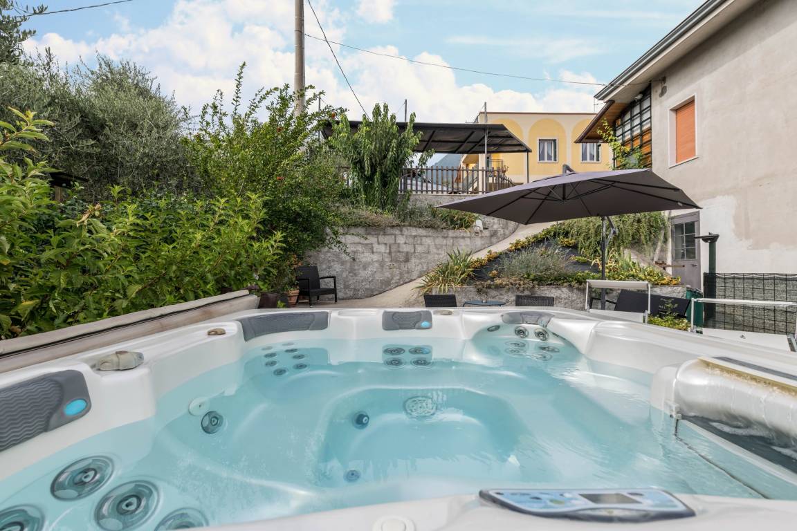 100 M² House ∙ 2 Bedrooms ∙ 6 Guests - Lake Garda
