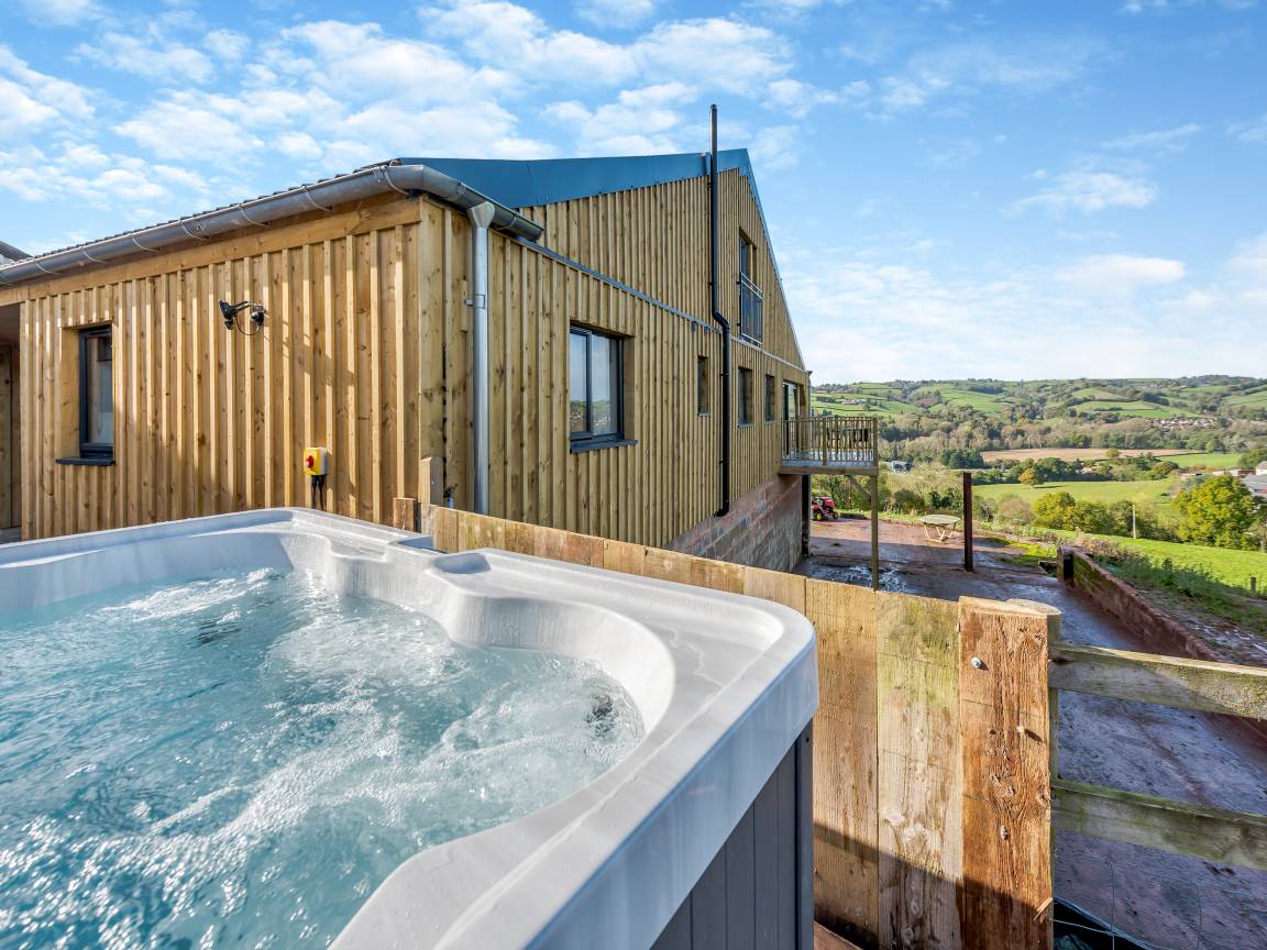 Cottage ∙ 5 Bedrooms ∙ 10 Guests - Bickleigh Castle