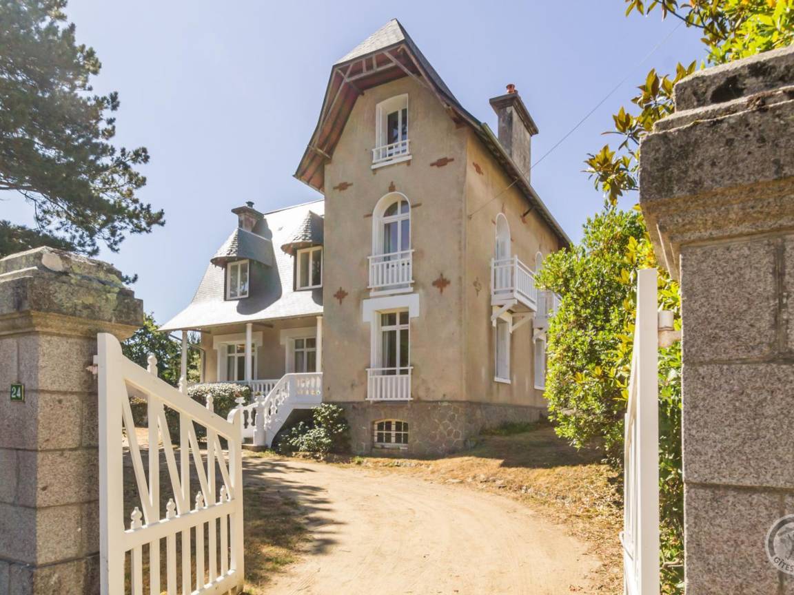 202 M² Cottage ∙ 6 Chambres ∙ 15 Personnes - Jullouville