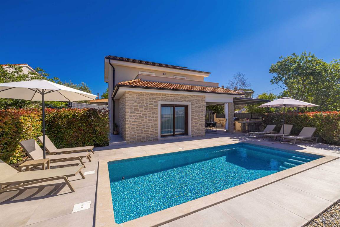 120 M² Maison De Vacances ∙ 3 Chambres ∙ 8 Personnes - Cres