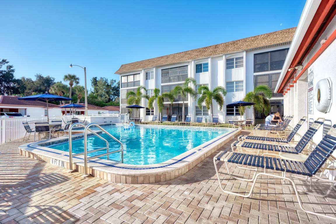 84 M² Apartment ∙ 2 Bedrooms ∙ 6 Guests - Siesta Key, FL