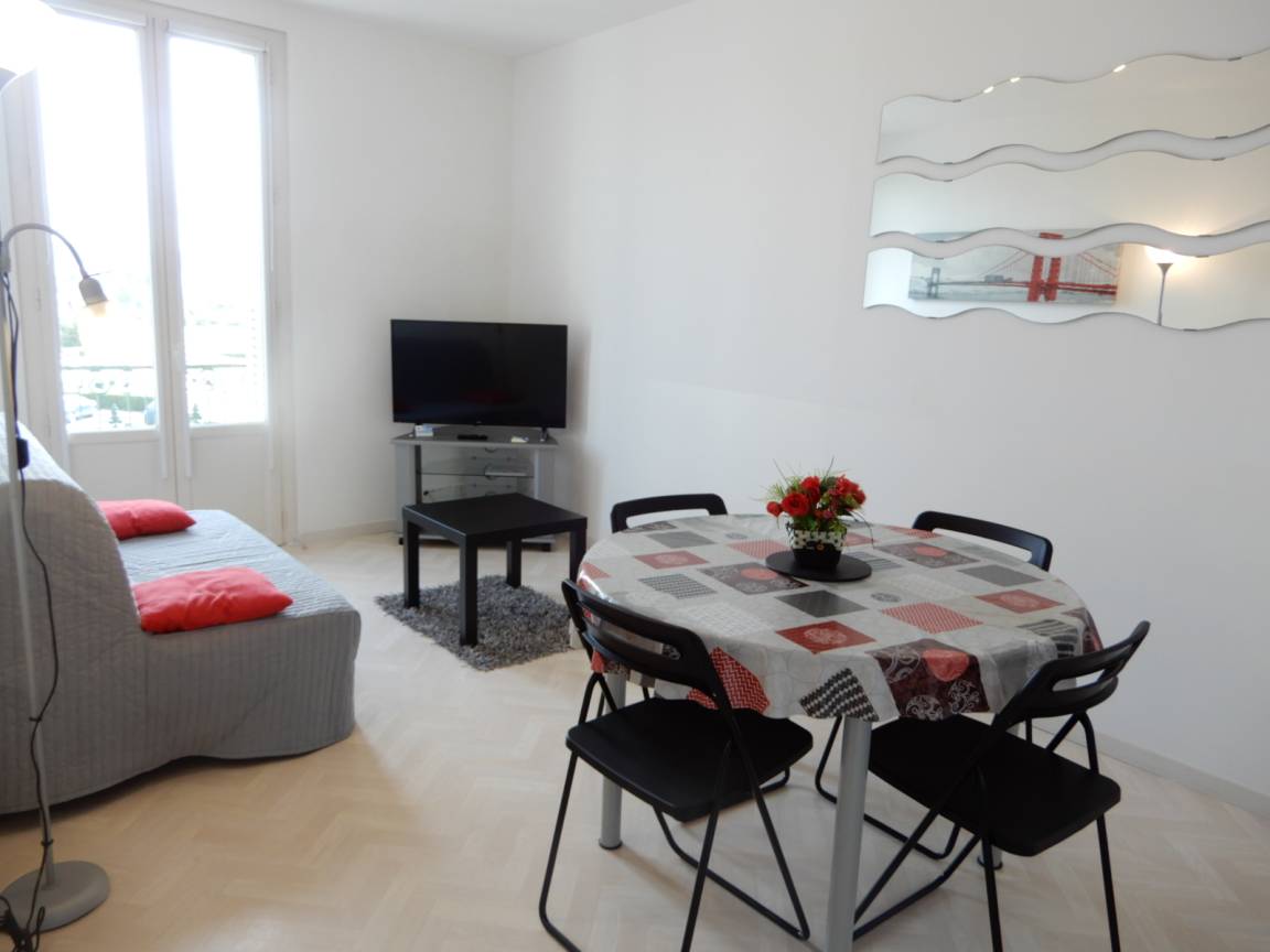 35 M² Huoneisto ∙ 1 Makuuhuone ∙ 2 Vierasta - Eu