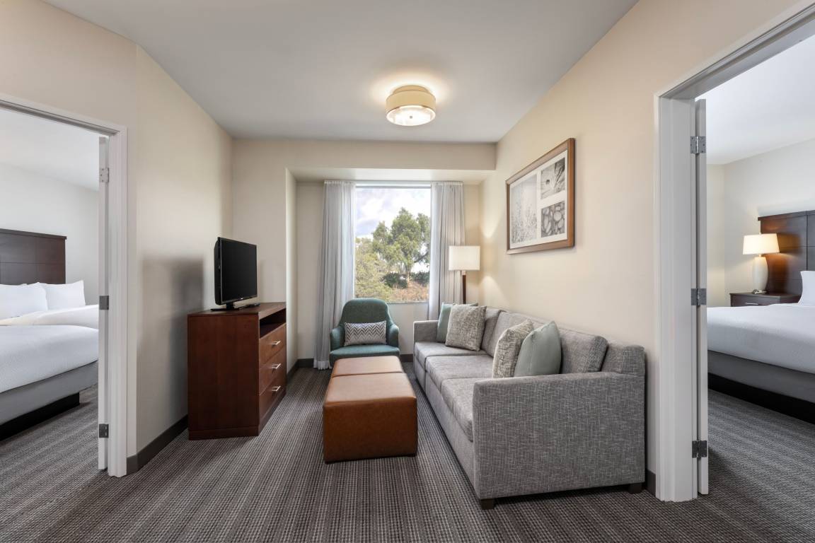 Hotel ∙ 2 Bedrooms ∙ 8 Guests - Encinitas, CA