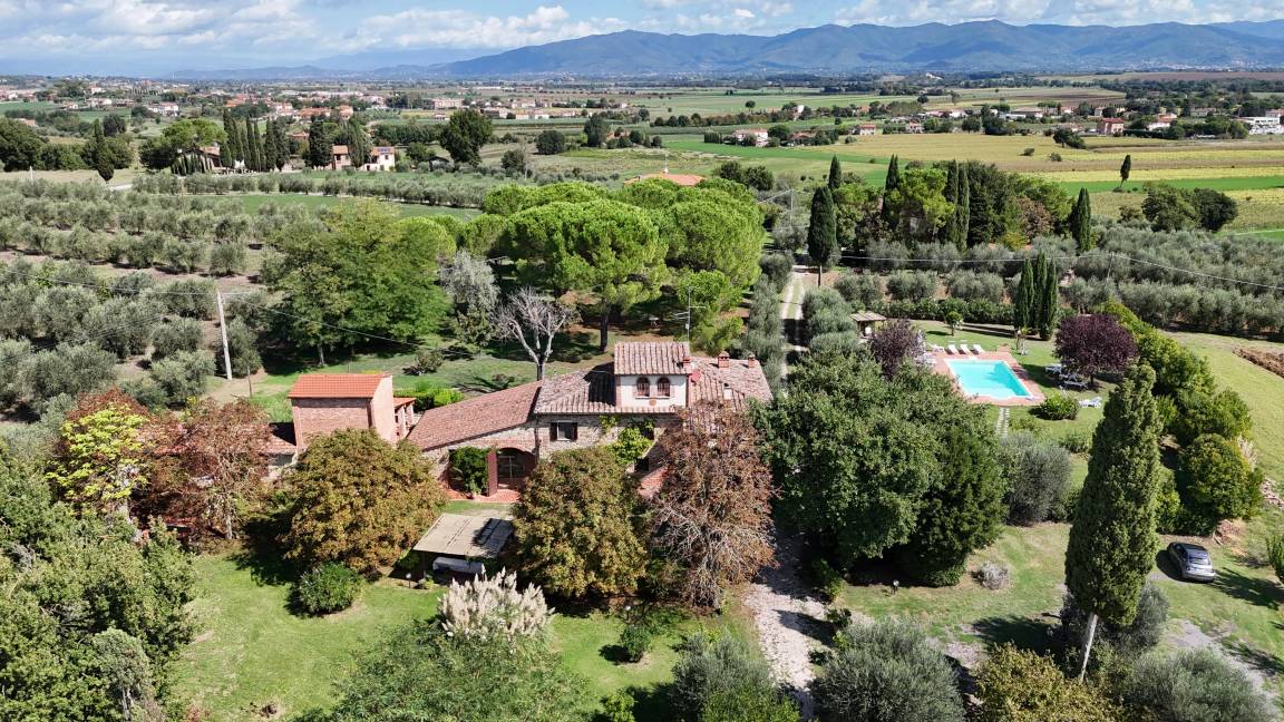 Farmhouse ∙ 6 Bedrooms ∙ 15 Guests - Monte San Savino