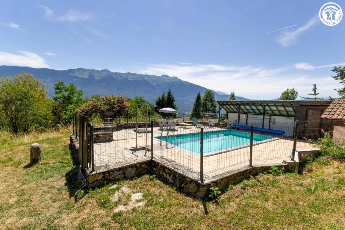 145 m&sup2; G&icirc;te 3 Schlafzimmer 9 G&auml;ste