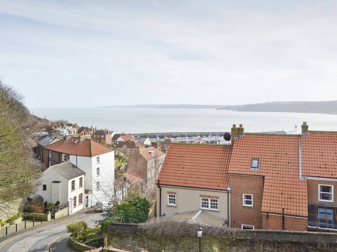 Cottage ∙ 4 Bedrooms ∙ 8 Guests - Scarborough