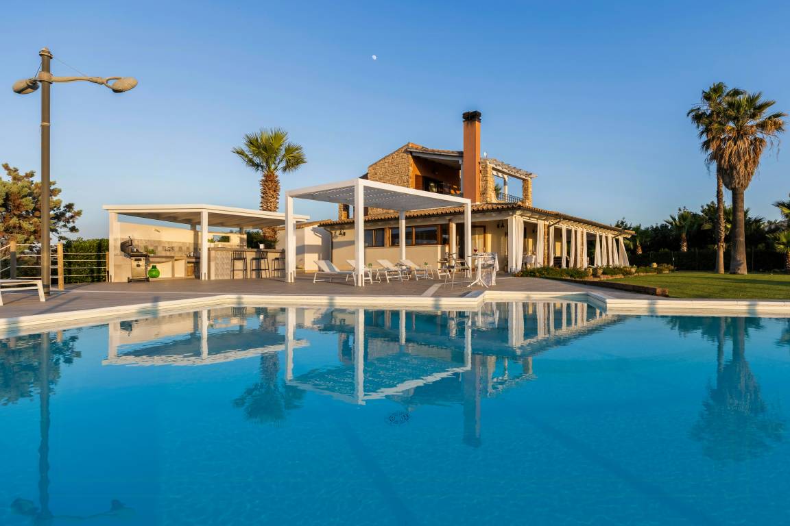 300 M² House ∙ 5 Bedrooms ∙ 9 Guests - Trapani