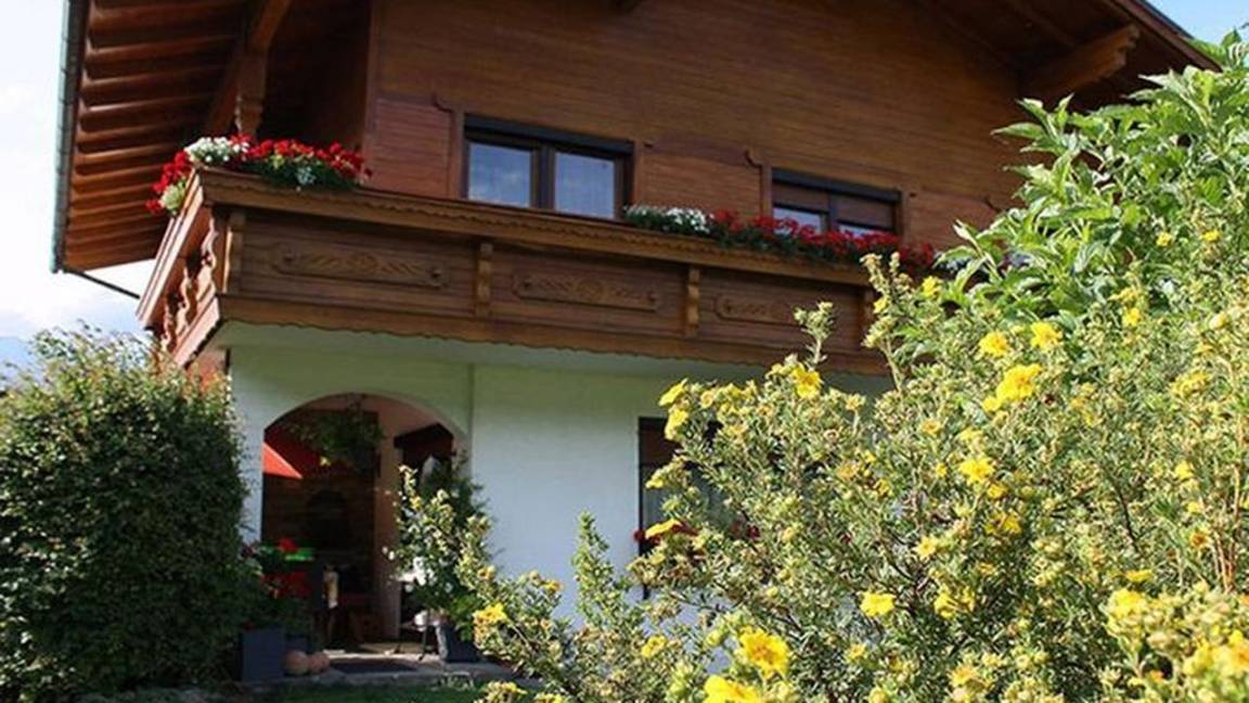 75 M² Ferienwohnung ∙ 4 Schlafzimmer ∙ 5 Gäste - Hall in Tirol