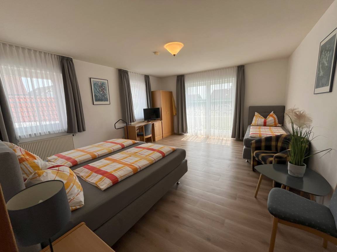 42 M² Ferienwohnung ∙ 1 Schlafzimmer ∙ 3 Gäste - Pleinfeld
