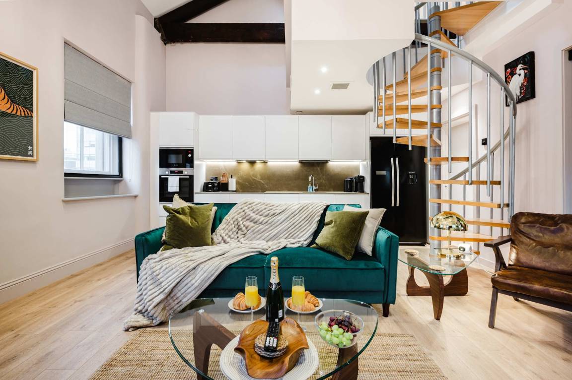 Apartment ∙ 3 Bedrooms ∙ 8 Guests - Altrincham